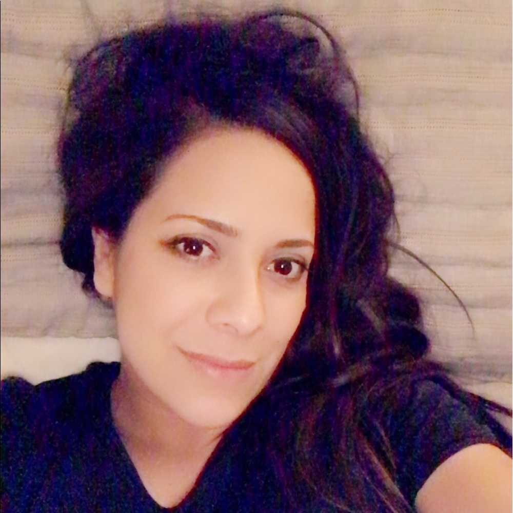 Meet your Posher, Ana