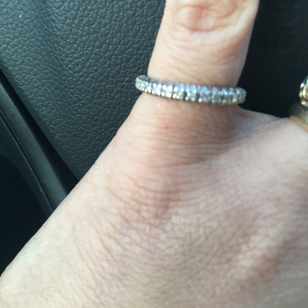 18k gold Eternity diamond ring band