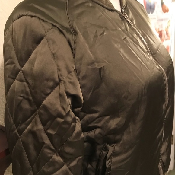 💲💰🎃SALE!!! ONLY 1 SHINY GREEN JACKET LEFT ! - Picture 4 of 7