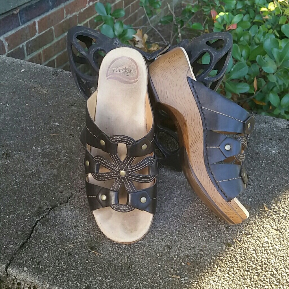 DANSKO ♡Like New♡ Flower Sandal