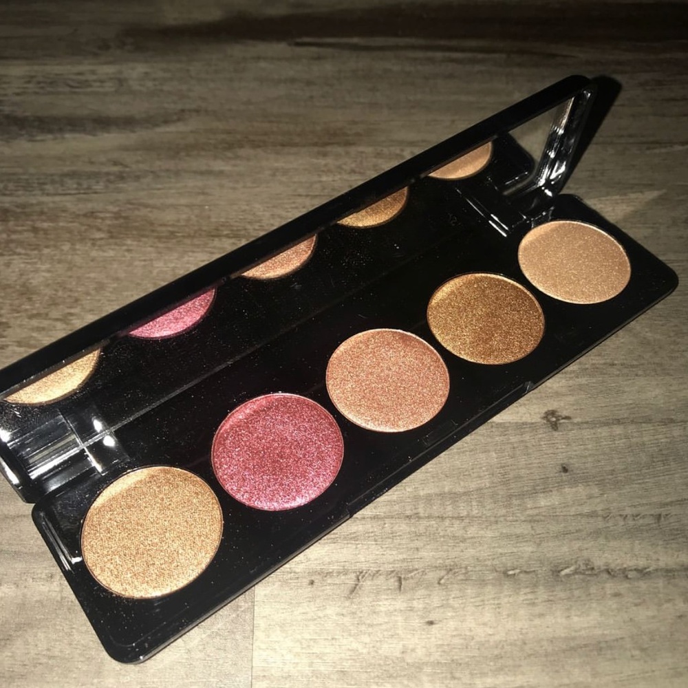 Metallic eyeshadow palette