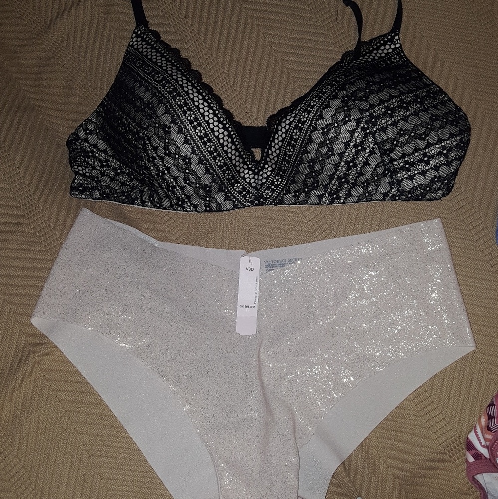 NWT Victoria's Secret Bra and Panty Set