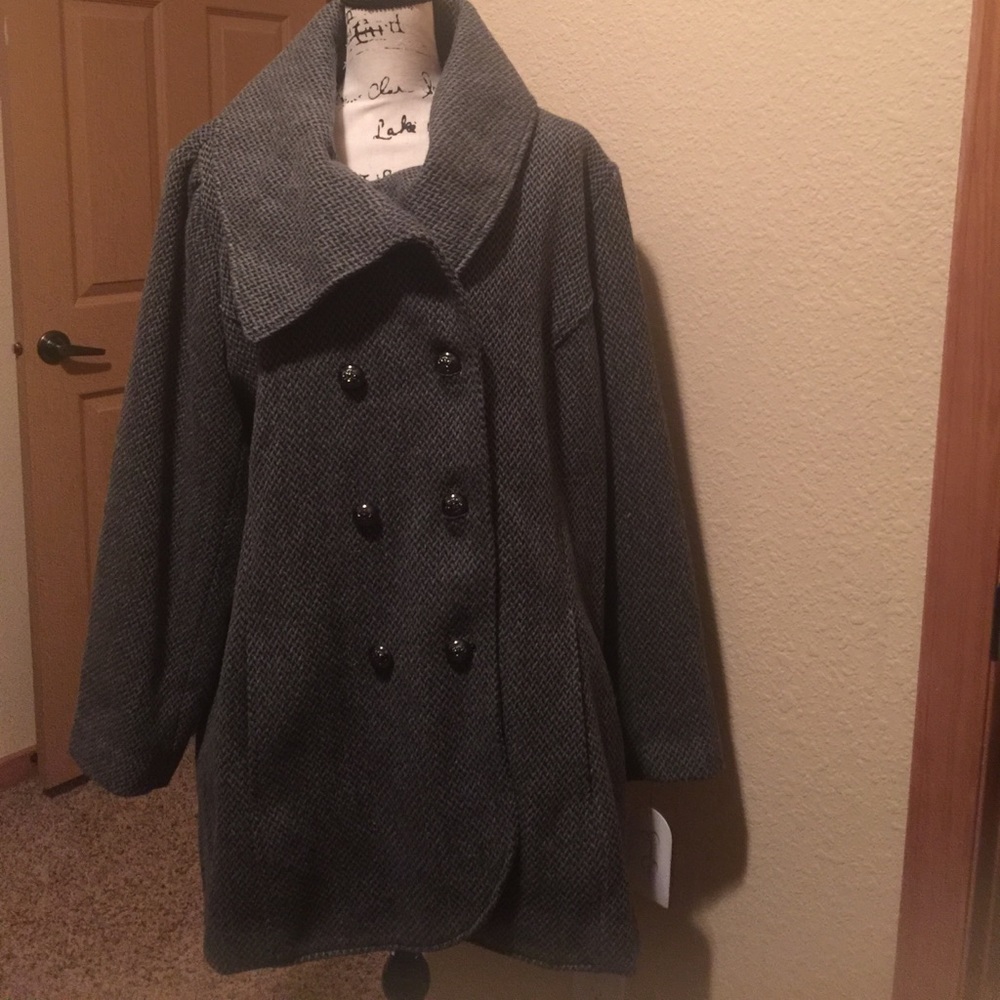 Coat - Picture 2 of 11