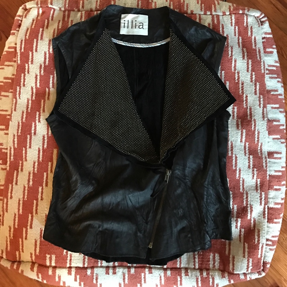 Illia leather vest