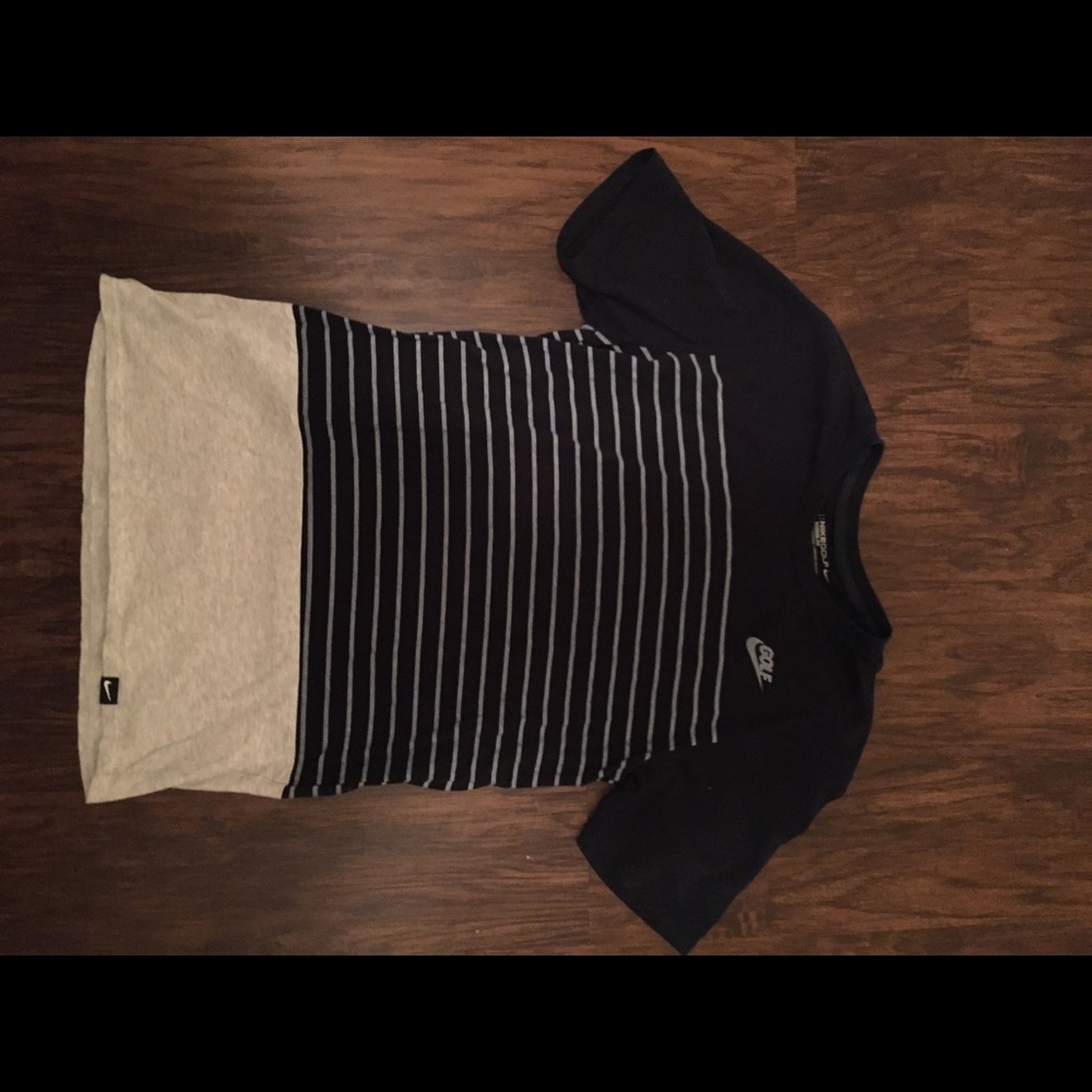Nike golf t shirt Modern fit small