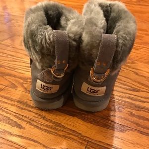 Excellent ugg boots with fur woman’s size 6