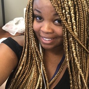 Meet your Posher, Lauren