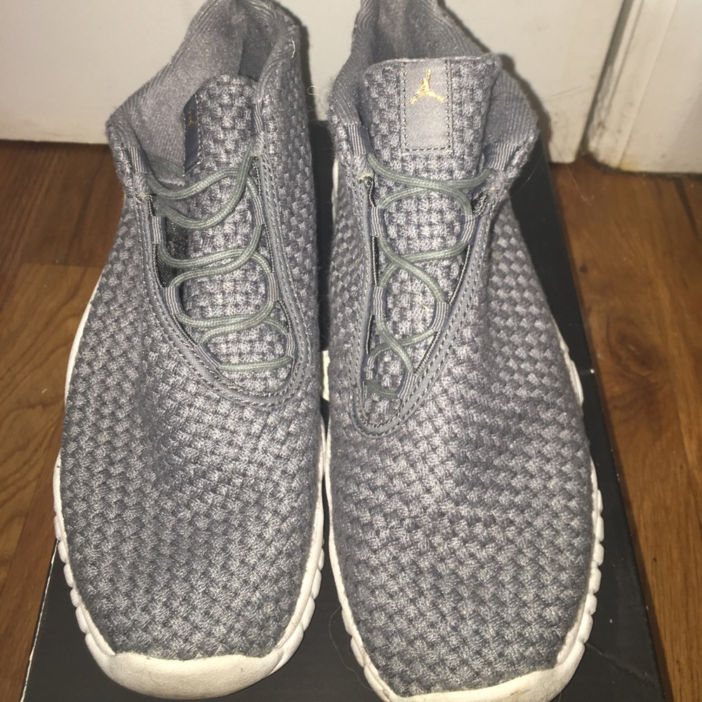 Jordan Futures. Men's 7, women's 8.5