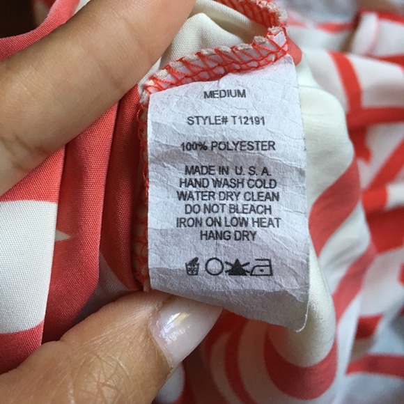 Flowy red summer top Sz medium - Picture 5 of 5