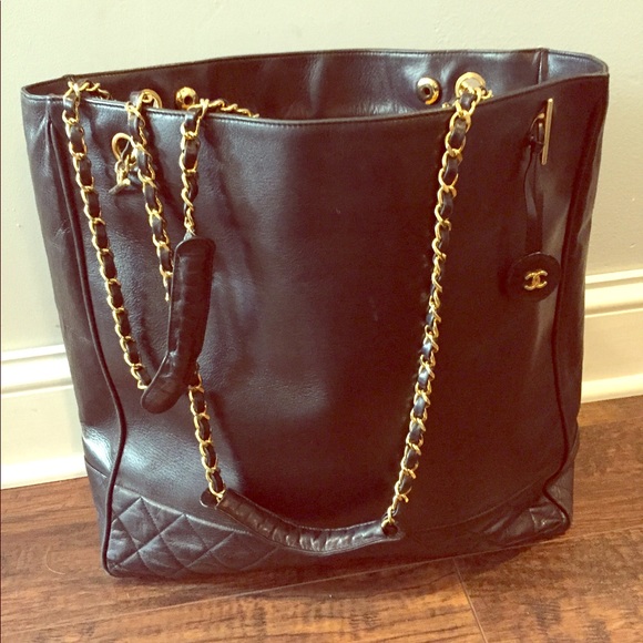 CHANEL Handbags - •Chanel• Vintage Large Lambskin Black Shopper