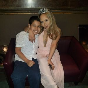 Meet your Posher, Agneris