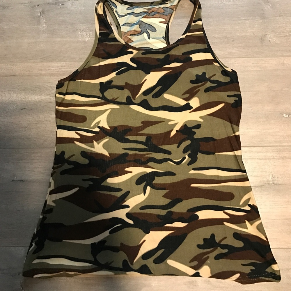 Camo tank