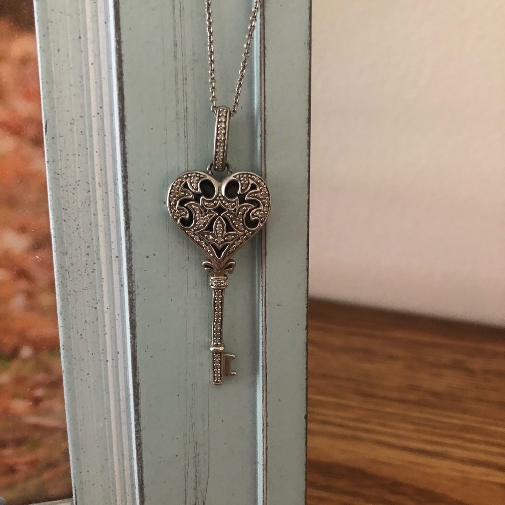 Silver heart key necklace