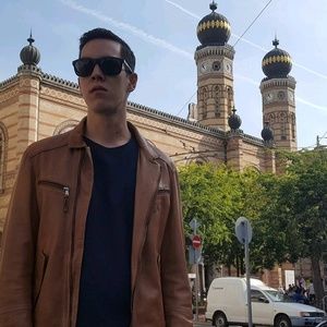 Meet your Posher, Jaco