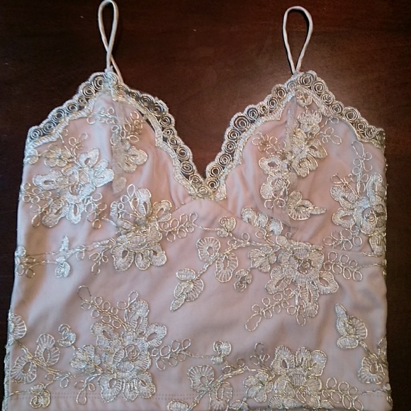 ❎SOLD❎NWOT Gold & tan cropped top - Picture 2 of 4