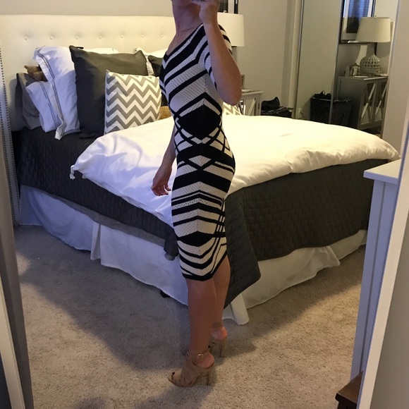 NWT WOW COUTURE B&W OFF SHOULDER KNIT DRESS - S - Picture 5 of 7