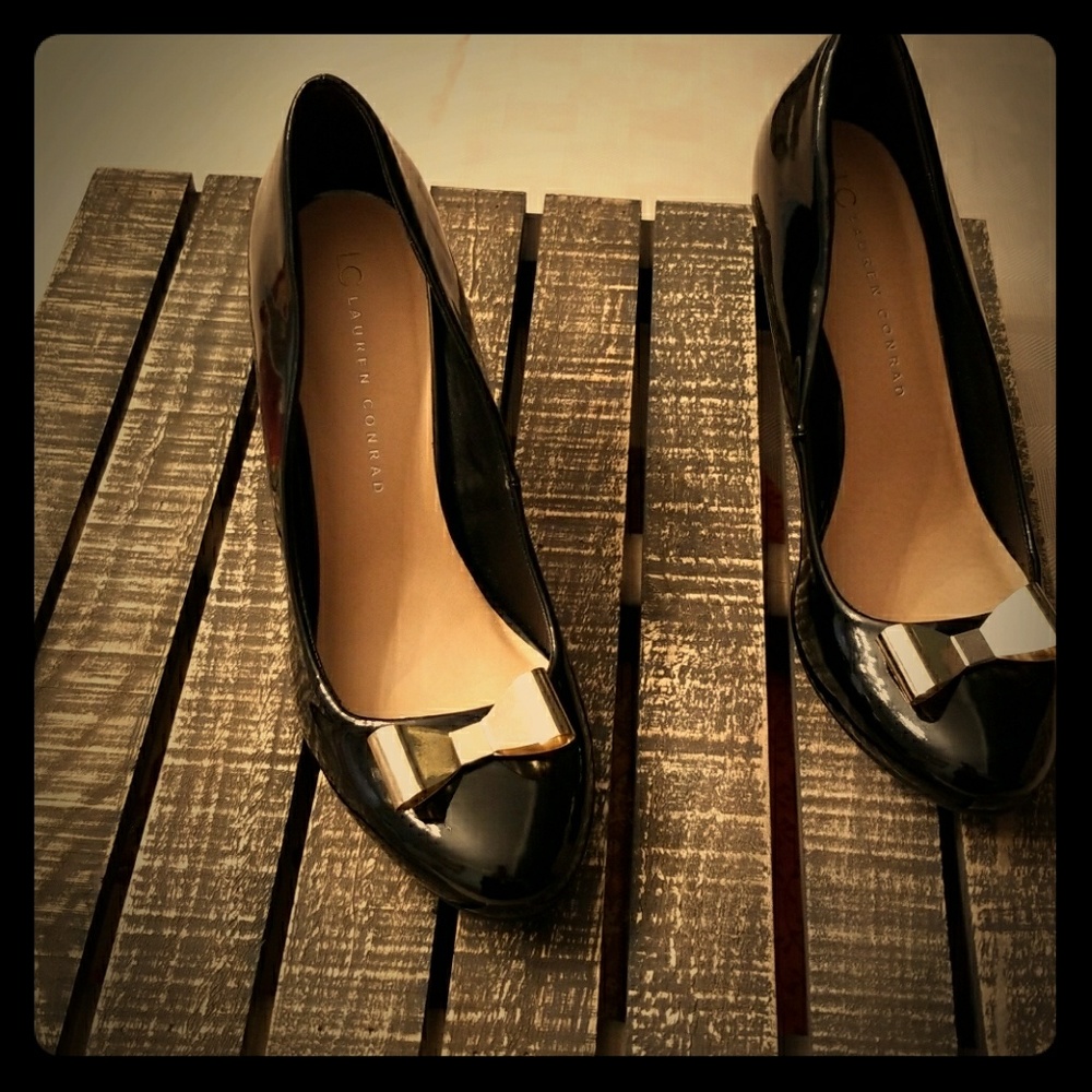 LC Lauren Conrad Black Patent Pumps