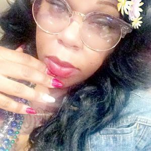 Meet your Posher, Regina