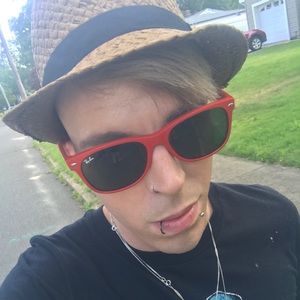 Meet your Posher, Ryan