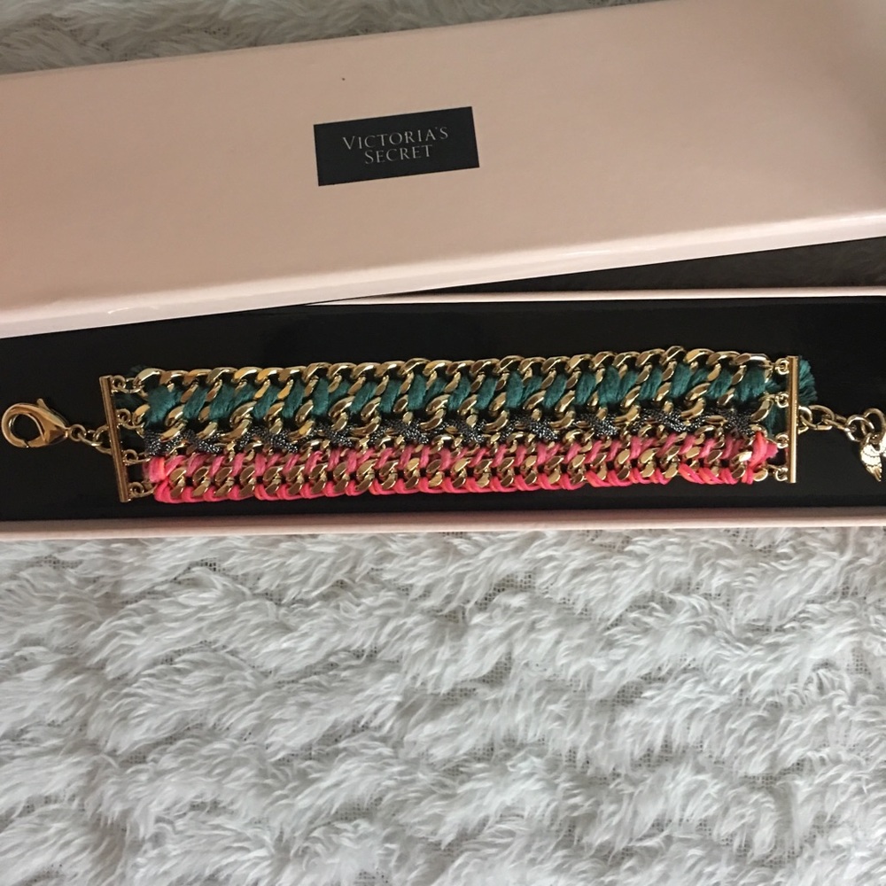 ⭐️ SALE⭐️VS bracelet ⭐️ - Picture 2 of 4