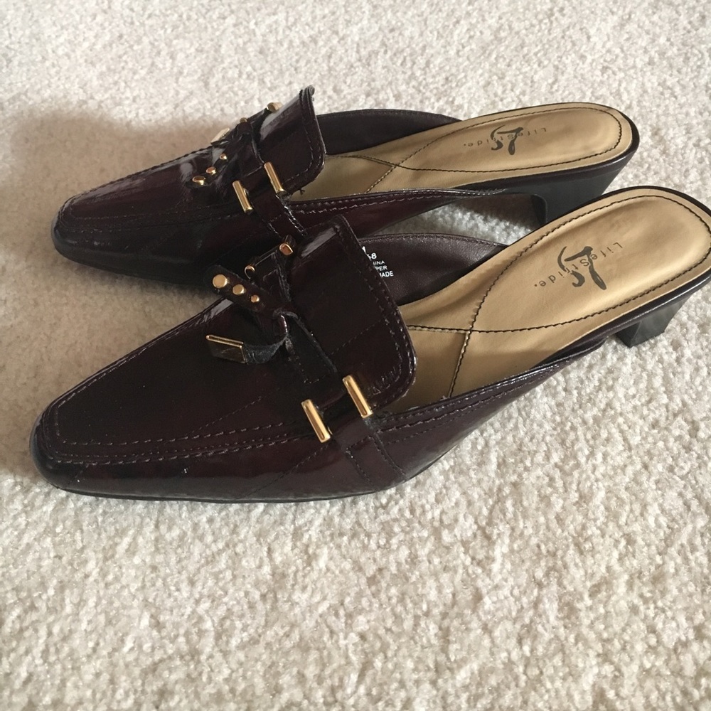 Life Stride Brown Shoes