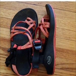 chacos size 6
