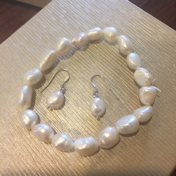 Complete new pearl set. Very beautiful on. - Picture 2 of 2