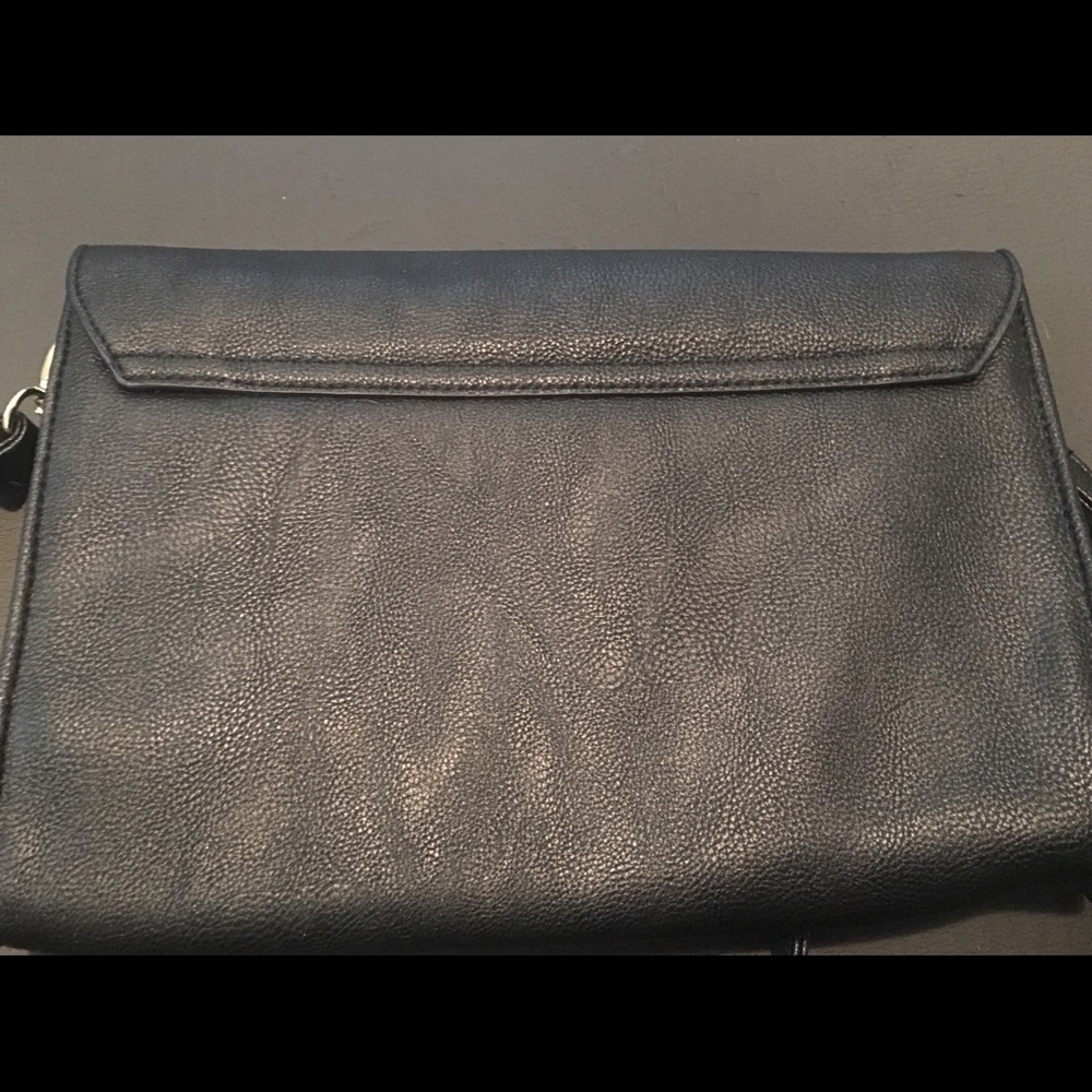🌙SOLD⭐️ Steve Madden gold stud Crossbody Bag. - Picture 4 of 4