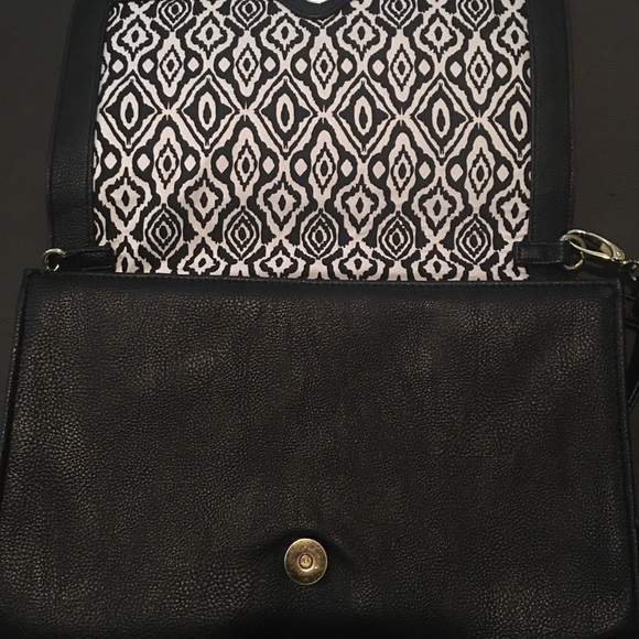 🌙SOLD⭐️ Steve Madden gold stud Crossbody Bag. - Picture 2 of 4