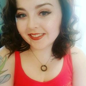 Meet your Posher, Lacey