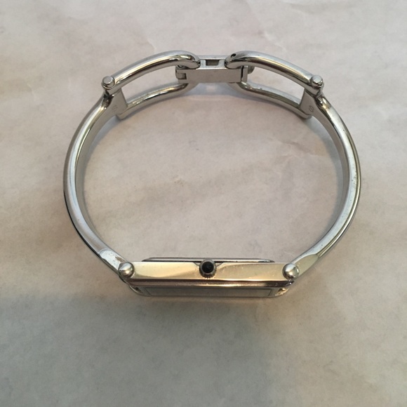 Gucci Bracelet Watch - Picture 4 of 5