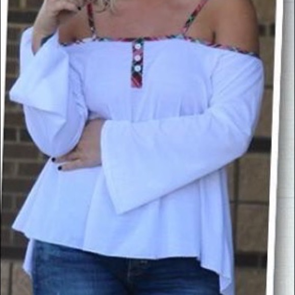 Tops - NWT's Boutique Top Size Small