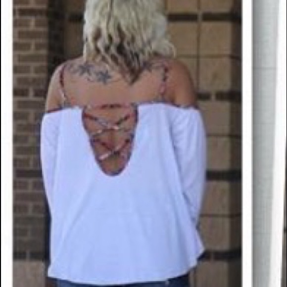 NWT's Boutique Top Size Small - Picture 2 of 2