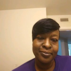 Meet your Posher, Ebony