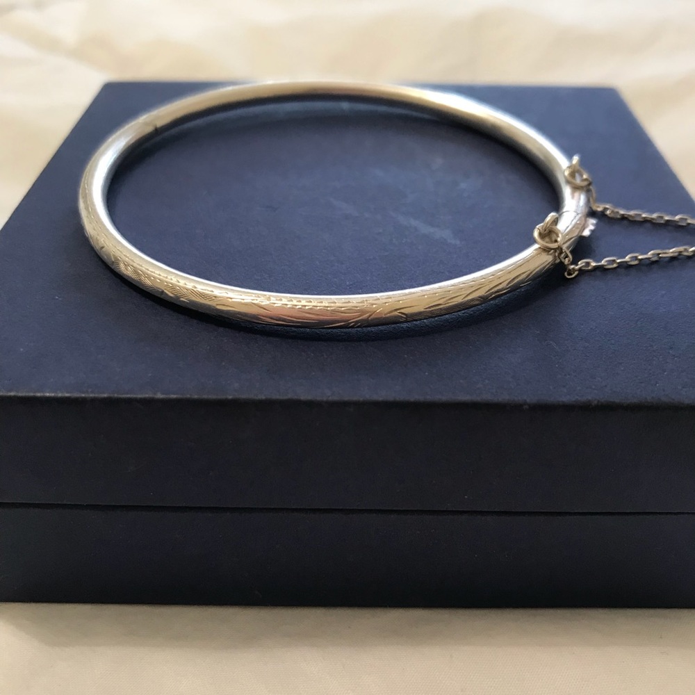 Vintage Fine Silver Etched Hinged Bracelet