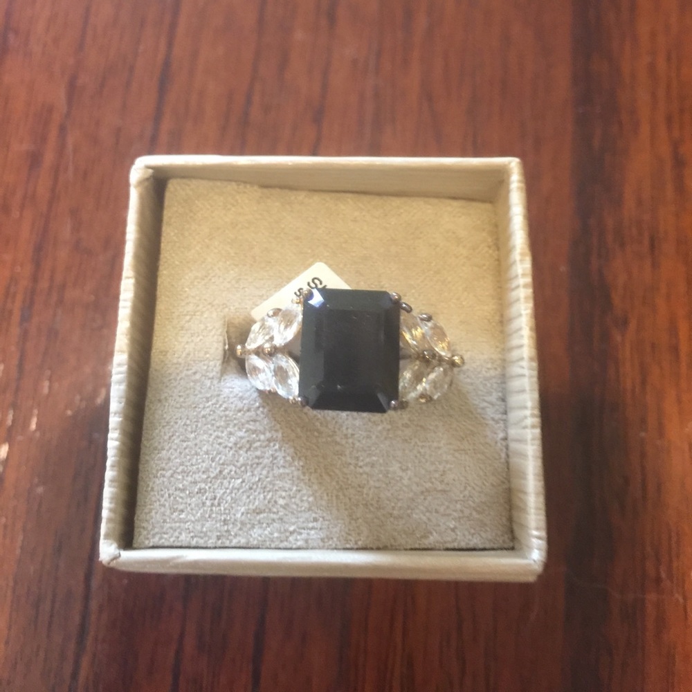 Beautiful ring size 7. New black spinel