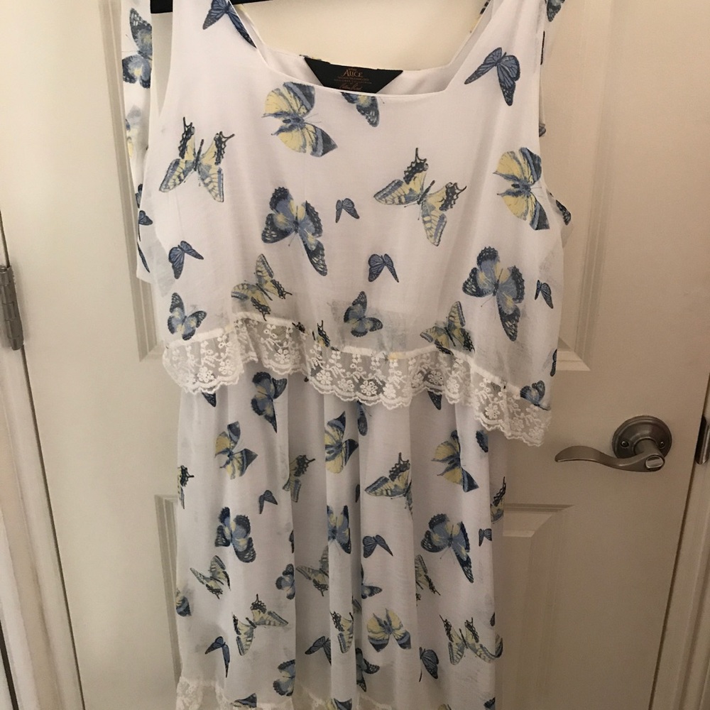 DRESS ALICE THROUGH THE LOOKING GLASS