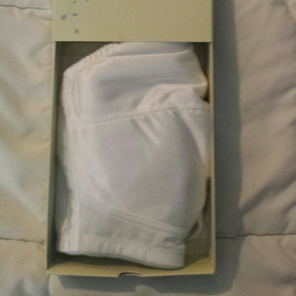 NWTTrulife,supportive bras lined w/COOLMAX - Picture 2 of 4