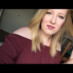 Meet your Posher, Kayla