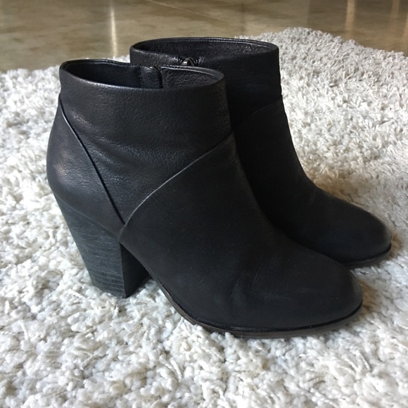 Vince Camuto Shoes - Vince Camuto Hawn Ankle Boot