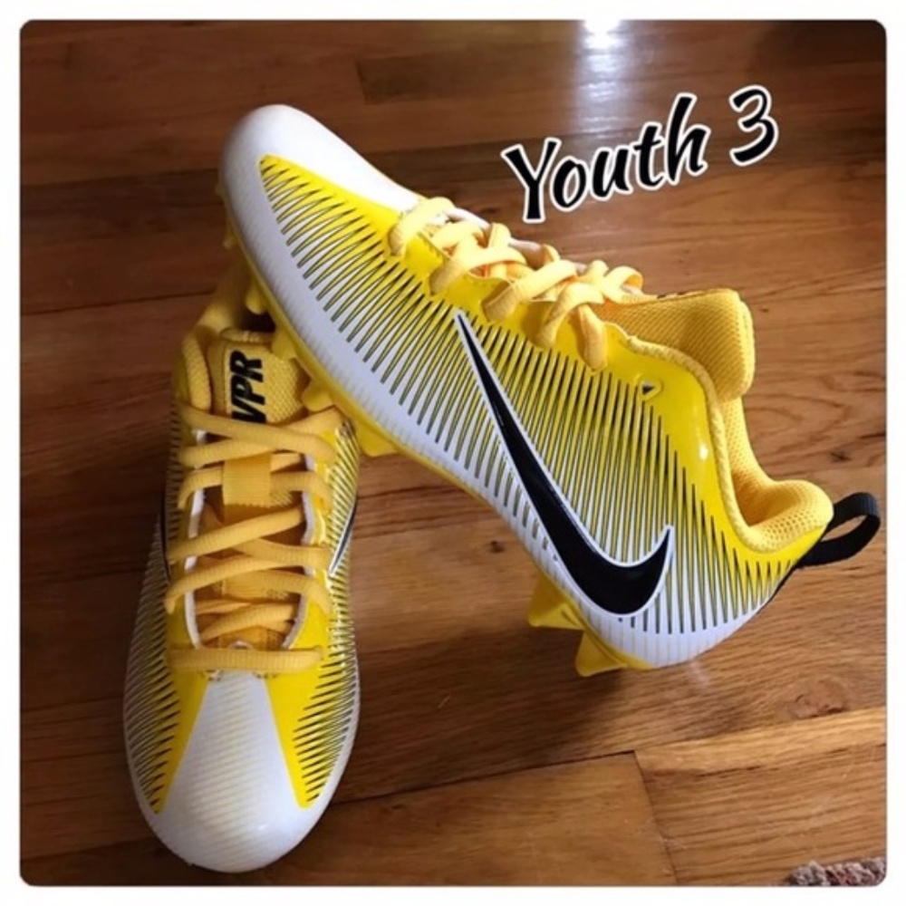 Nike Soccer Cleats VPR (NWOT)