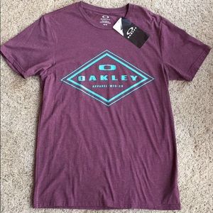 Men's Oakley t-shirt NWT