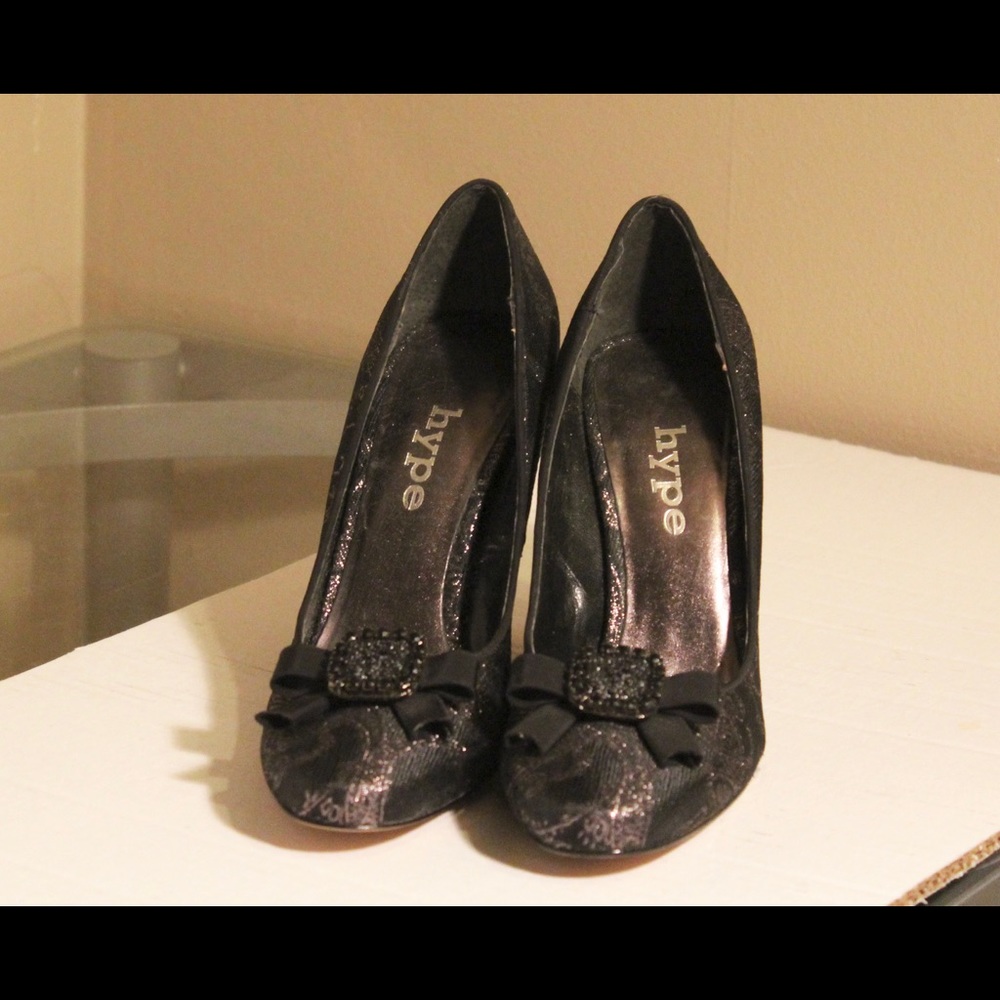 Hype Black/Silver Bow  Canvas Leather Shoes 6