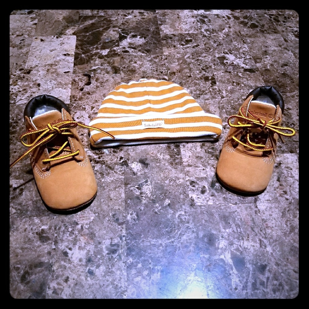 Timberland Leather Baby Booties And Hat