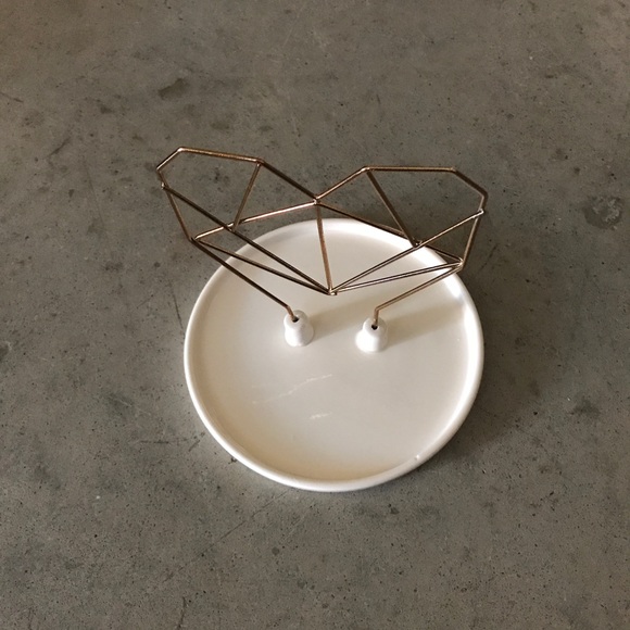 NEW Heart Shaped Jewelry Holder - Picture 2 of 4