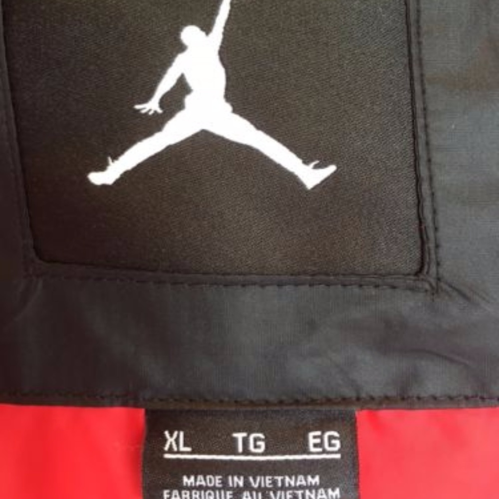 Nike Sportswear Primaloft 550 Fill Down Vest - Picture 7 of 8