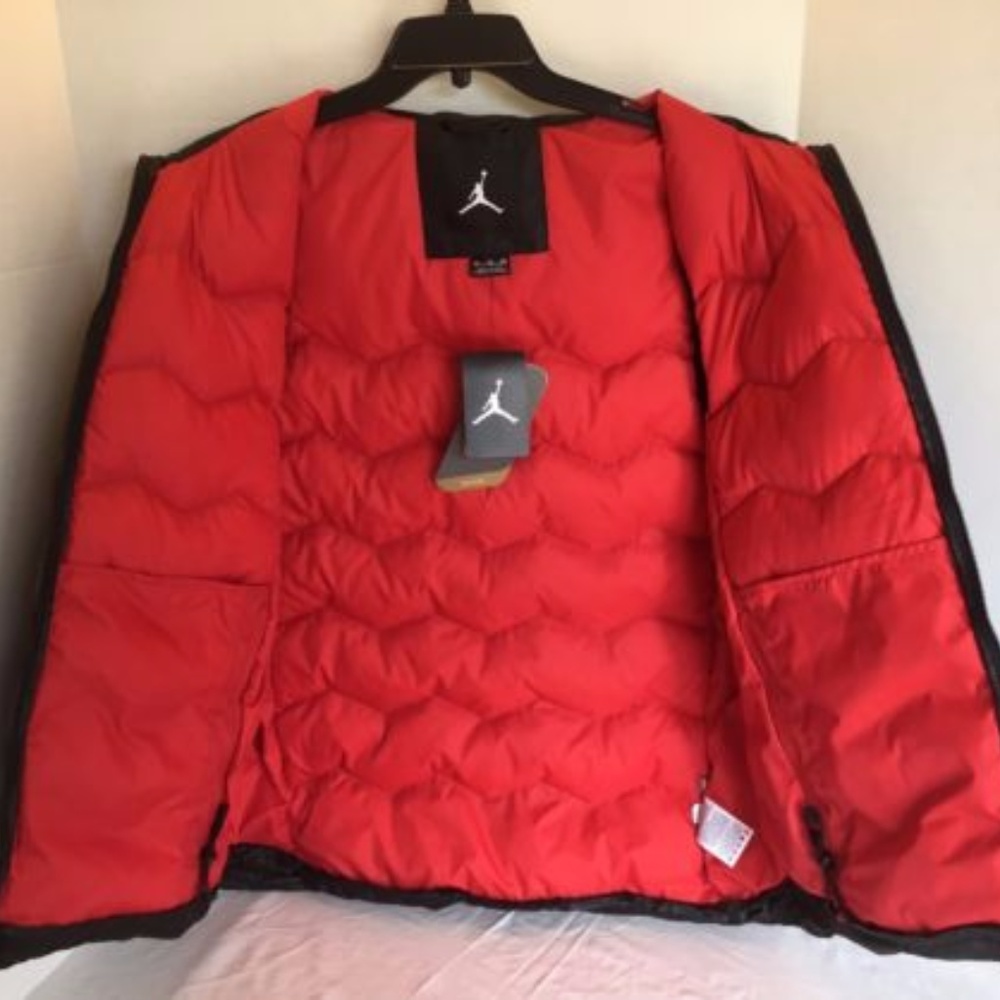Nike Sportswear Primaloft 550 Fill Down Vest - Picture 6 of 8
