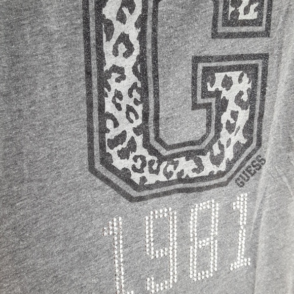 T-Shirt - Picture 2 of 3