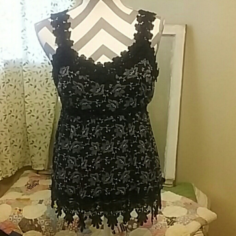 NWT Apt.9 Lace Trimmed Top