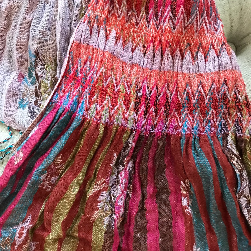 Floral scarf - Picture 3 of 4